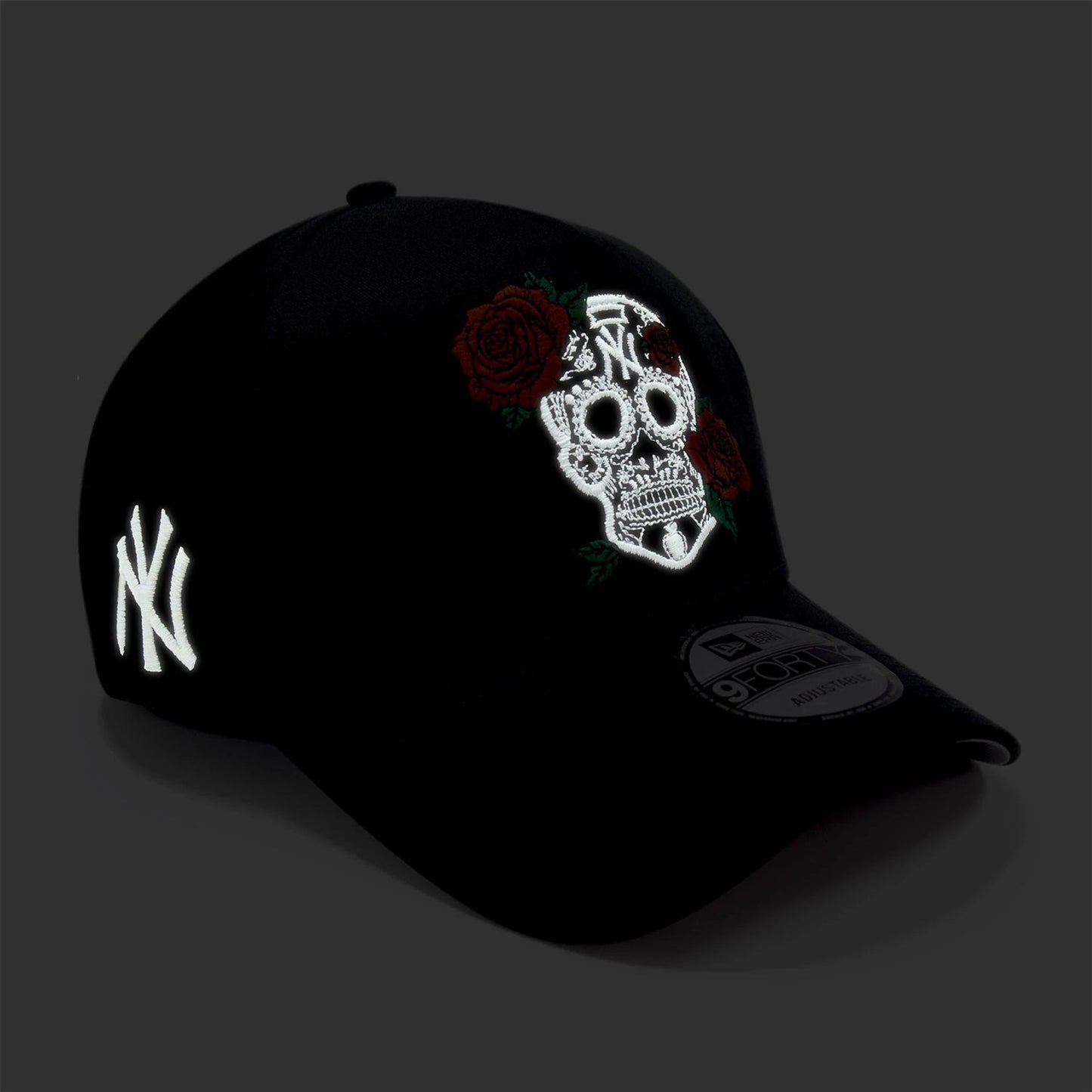 This is a New York Yankees Glow In The Dark Sugar Skull Black 9FORTY E-Frame Adjustable Cap 2