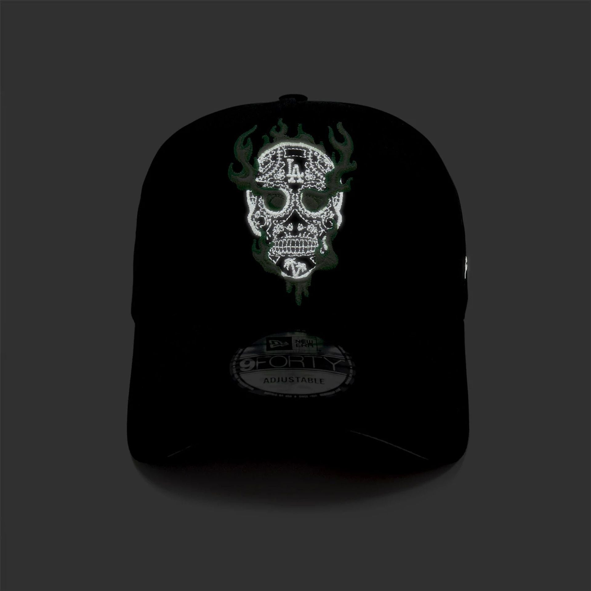 This is a LA Dodgers Glow In The Dark Flaming Skull Black 9FORTY E-Frame Cap 4