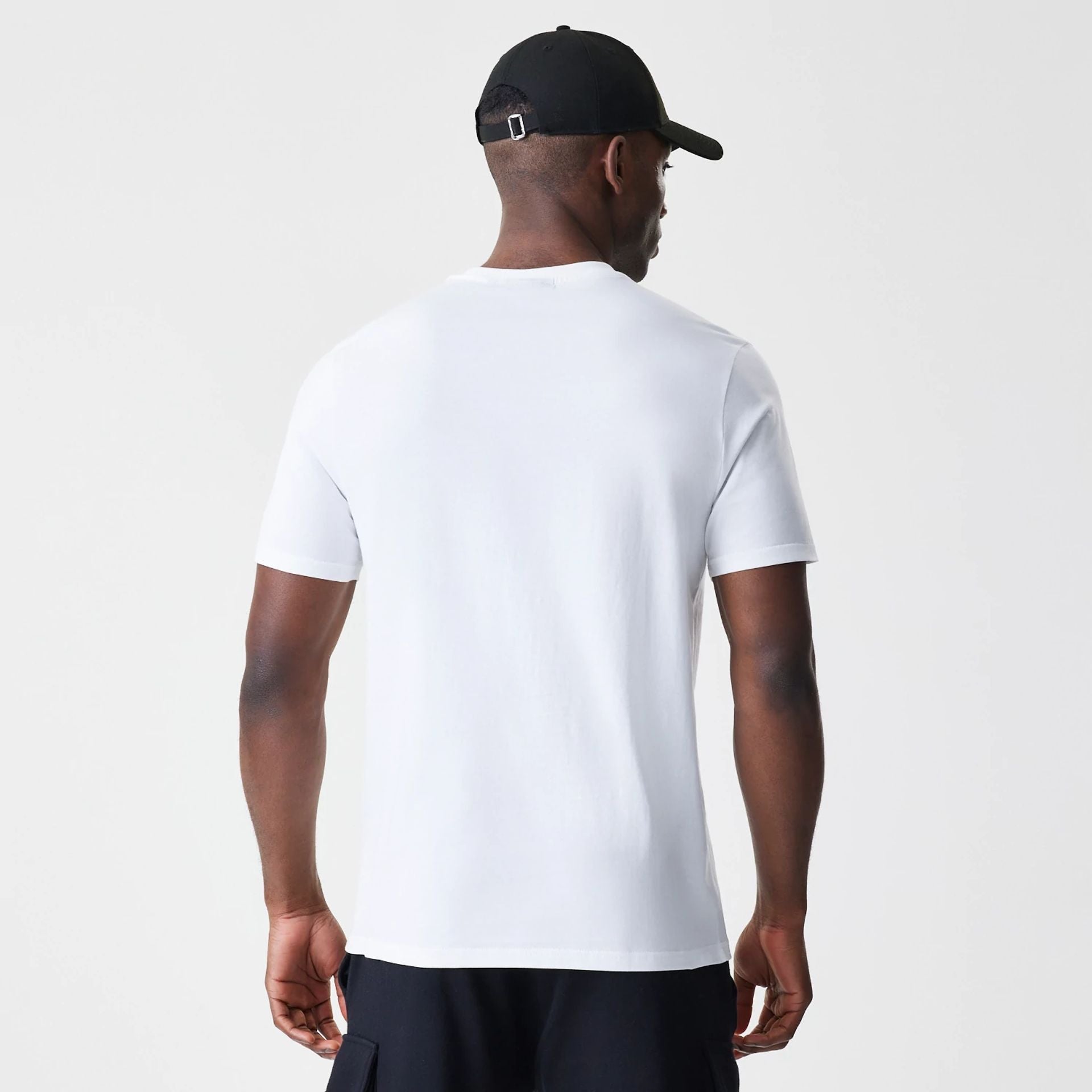 The Male model is wearing New York Yankees MLB Logo White T-Shirt 2