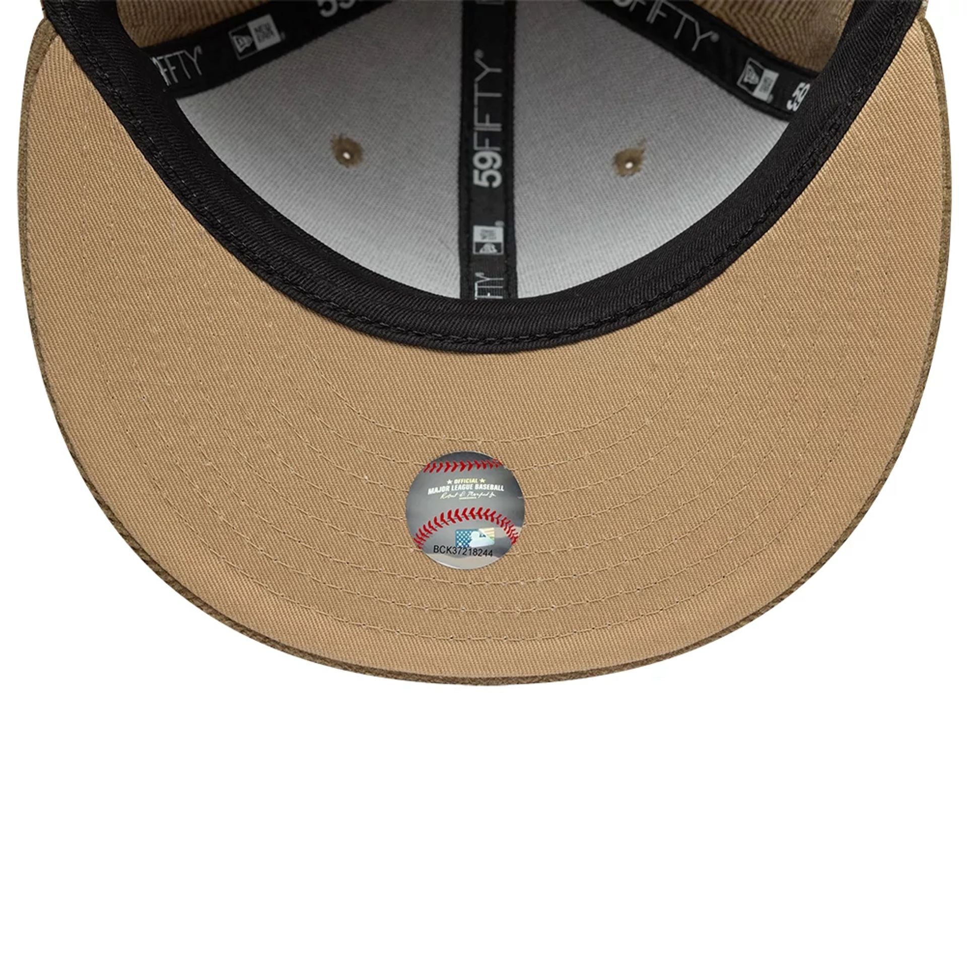 This is a New York Yankees MLB Cord Beige 59FIFTY Fitted Cap 2