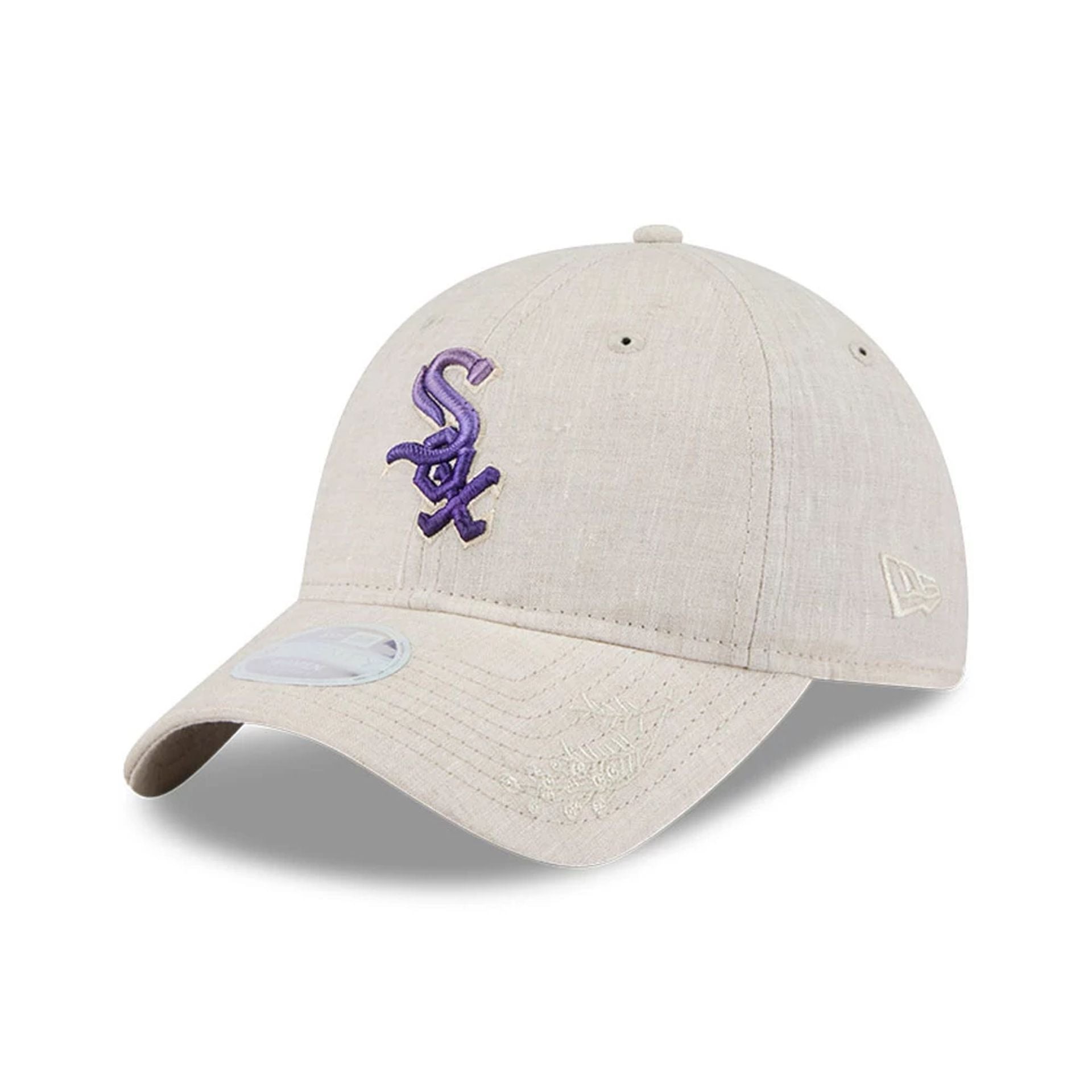 This is a Chicago White Sox Floral Visor Open Beige 9TWENTY Adjustable Cap 1