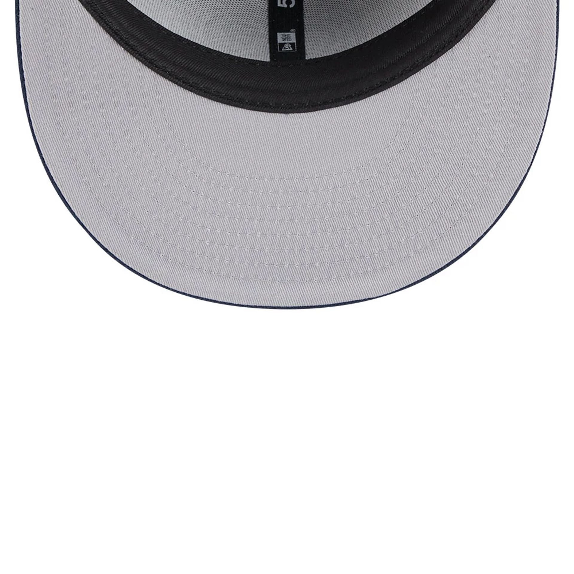 This is a Wonder Woman Grey 59FIFTY Fitted Cap 2