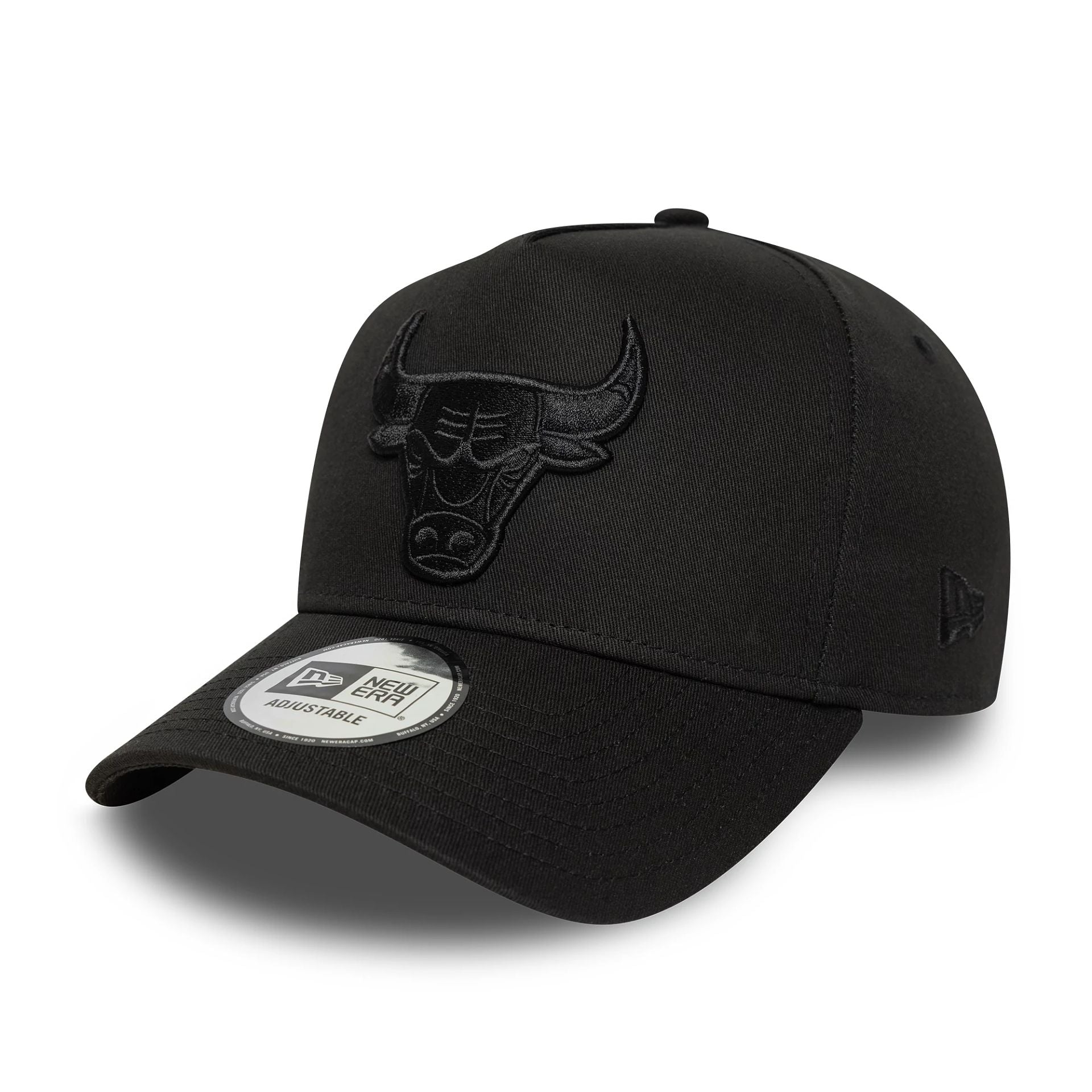 This is a Chicago Bulls NBA Essential Black 9FORTY E-Frame Adjustable Cap 1