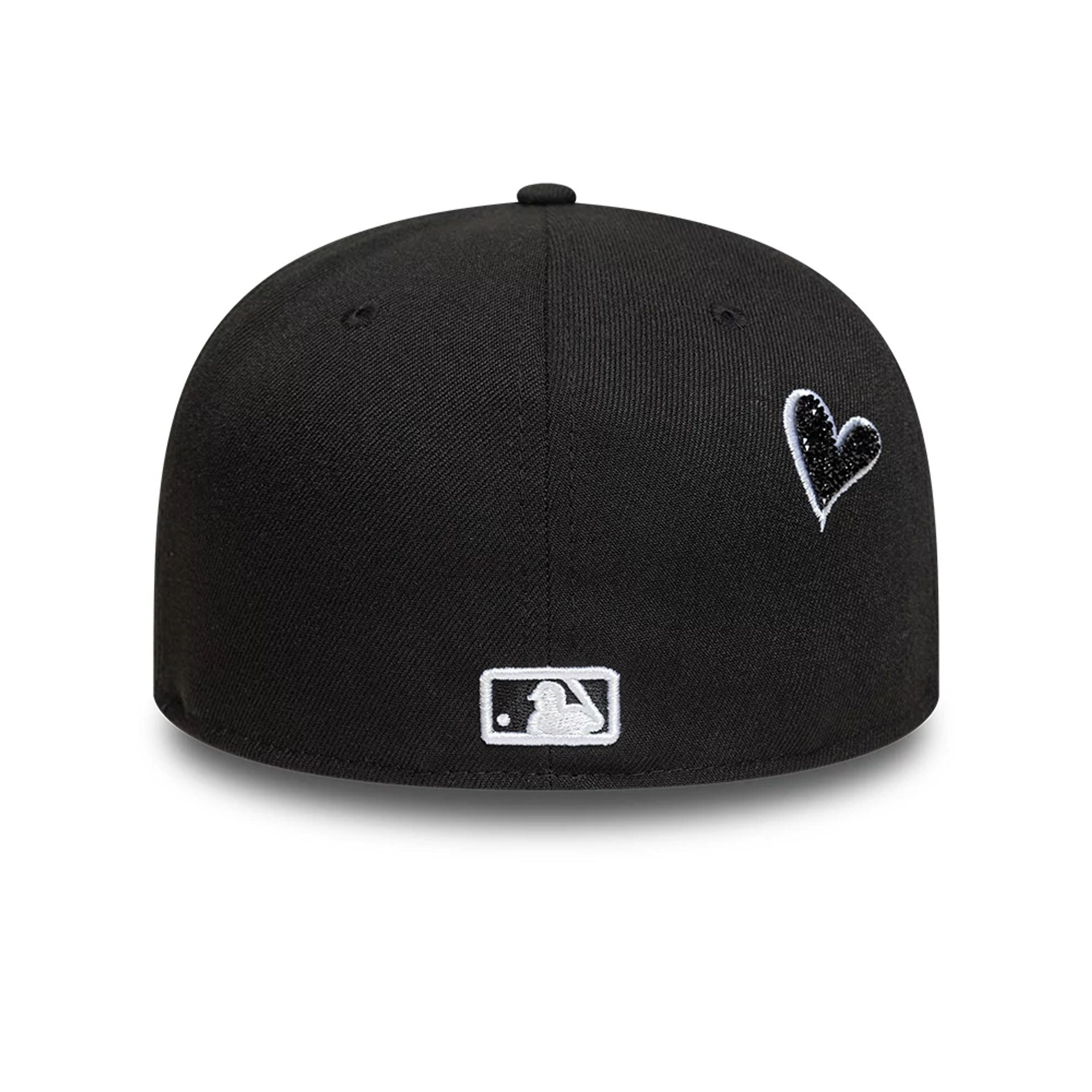 This is a LA Dodgers Team Heart Logo Black 59FIFTY Fitted Cap 2