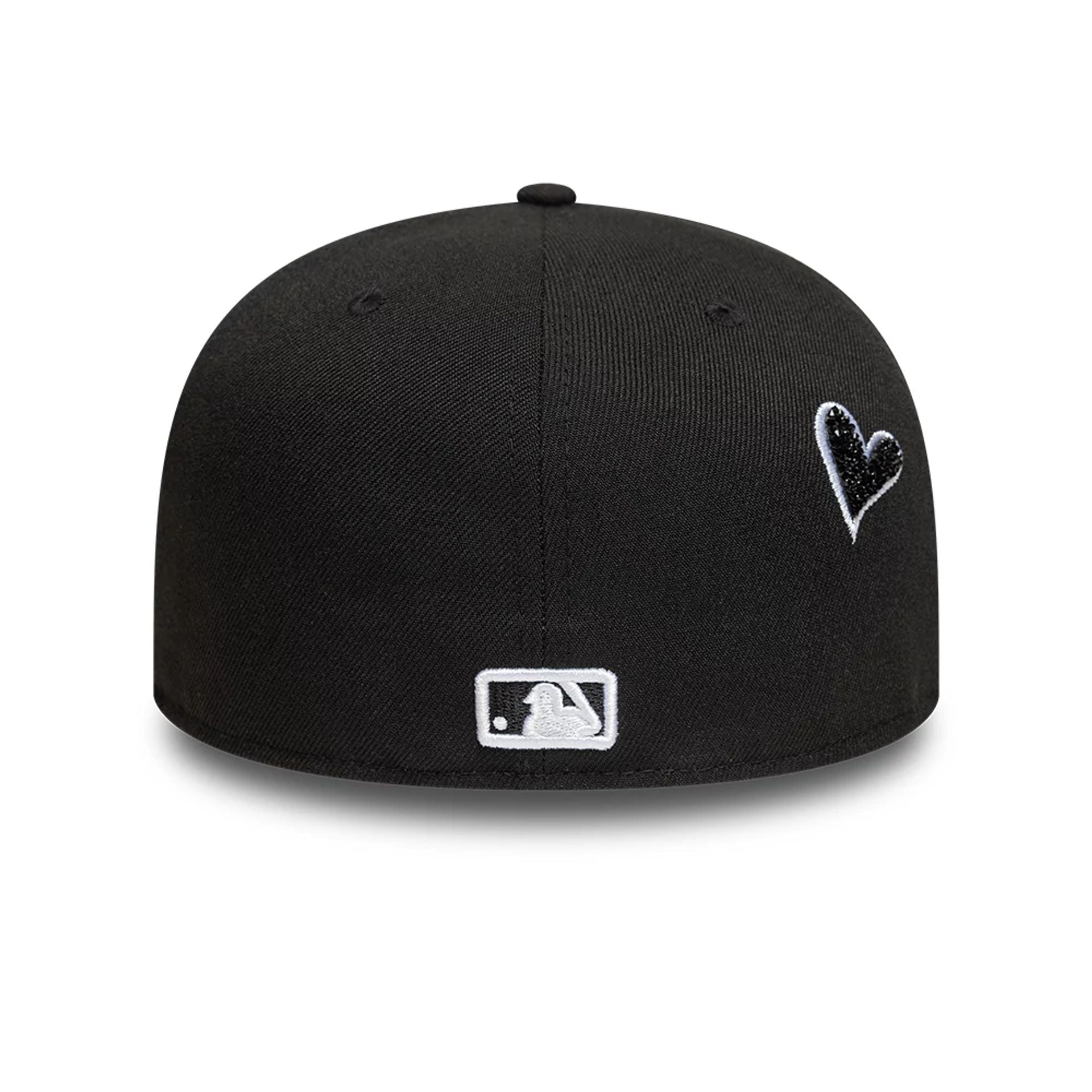 This is a Chicago White Sox Team Heart Logo Black 59FIFTY Fitted Cap 2