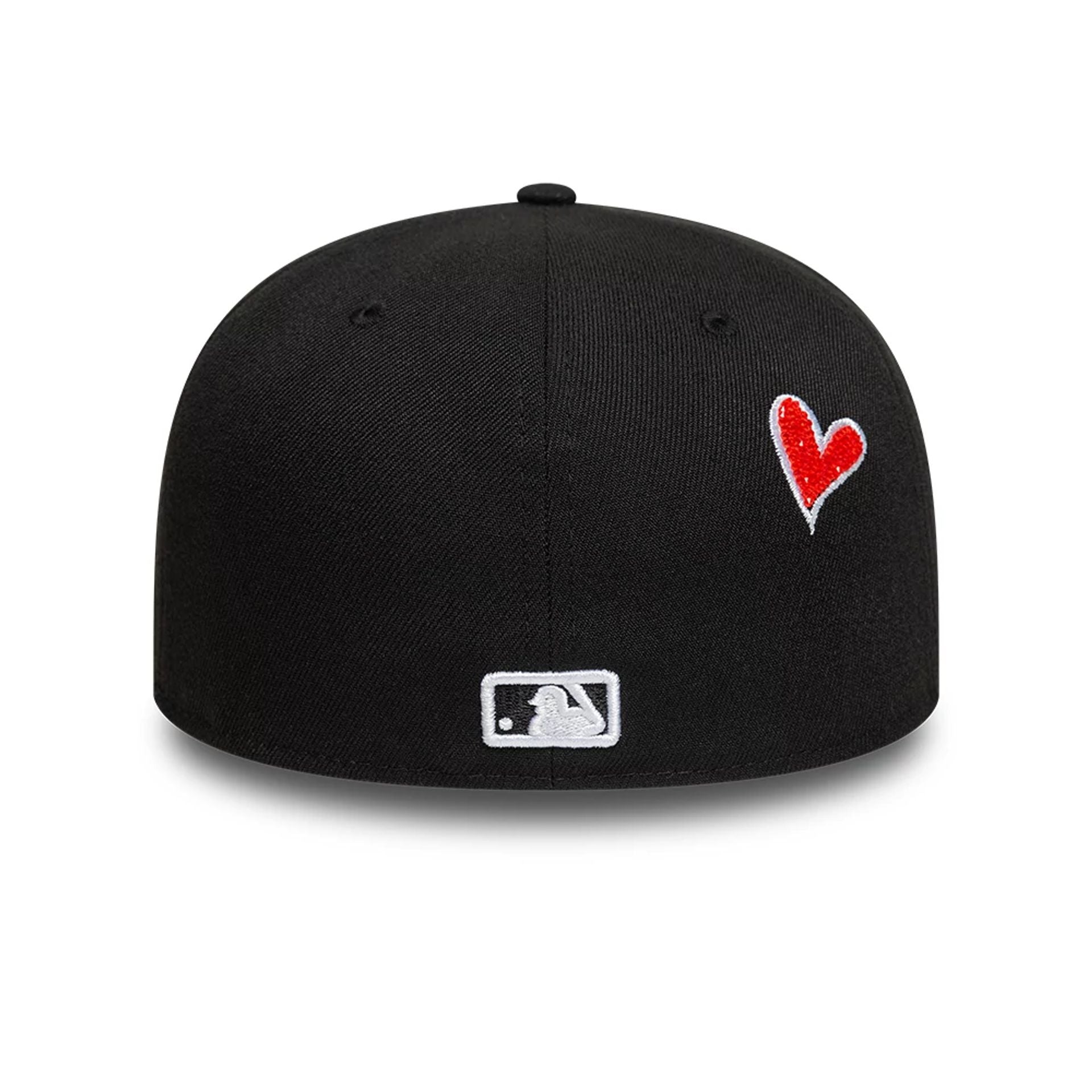 This is a New York Yankees Team Heart Logo Black 59FIFTY Fitted Cap 2