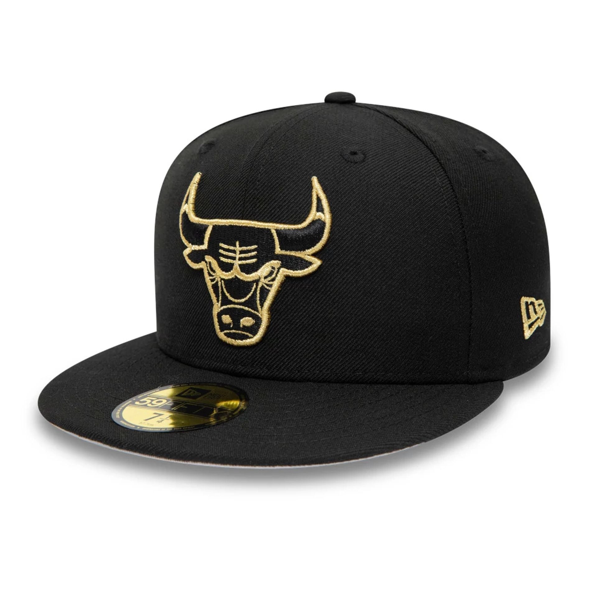 This is a Chicago Bulls NBA In Chi We Trust Black 59FIFTY Fitted Cap 1