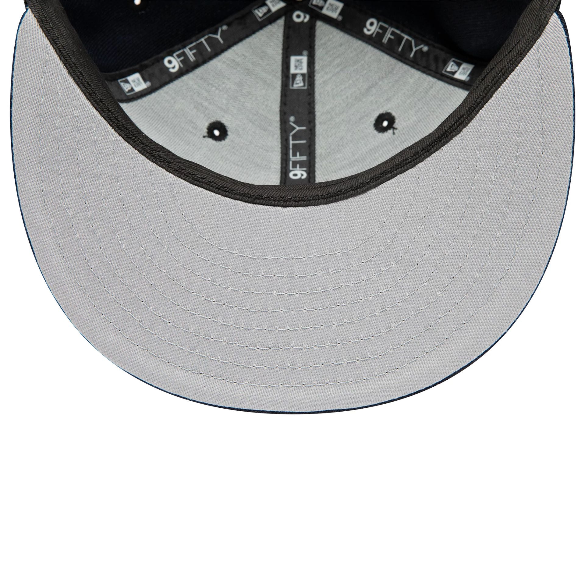 This is a Detroit Tigers MLB Navy 9FIFTY Snapback Cap 4