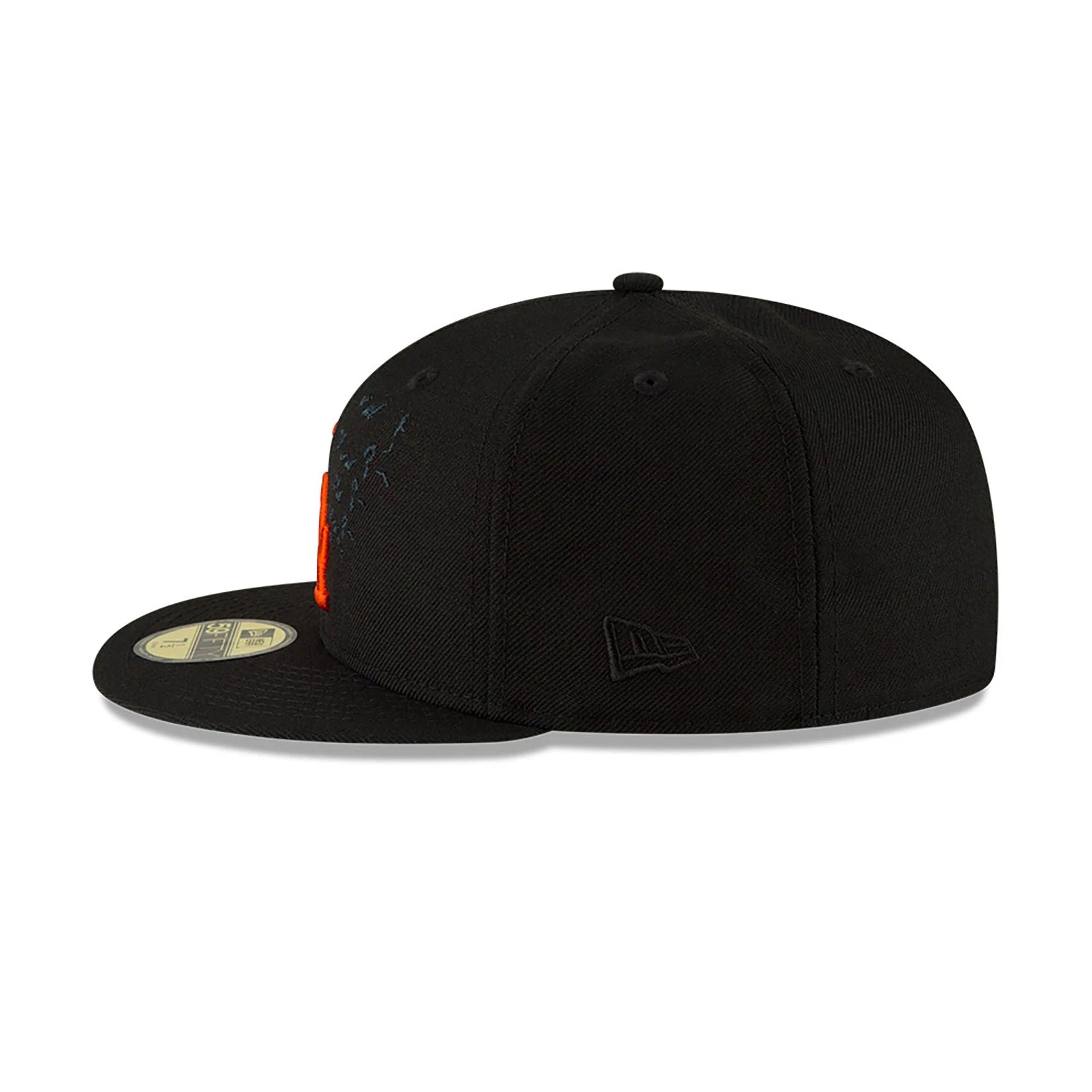 This is a LA Dodgers Halloween Bats Black 59FIFTY Fitted Cap 6