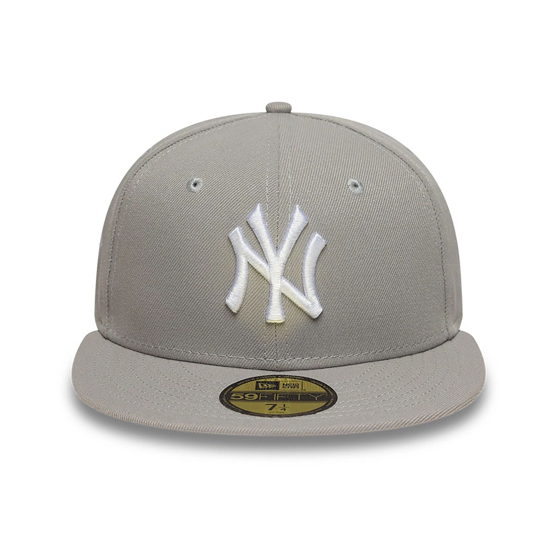 This is a New York Yankees Grey 59FIFTY Fitted Cap 3