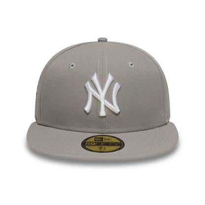 This is a New York Yankees Grey 59FIFTY Fitted Cap 3