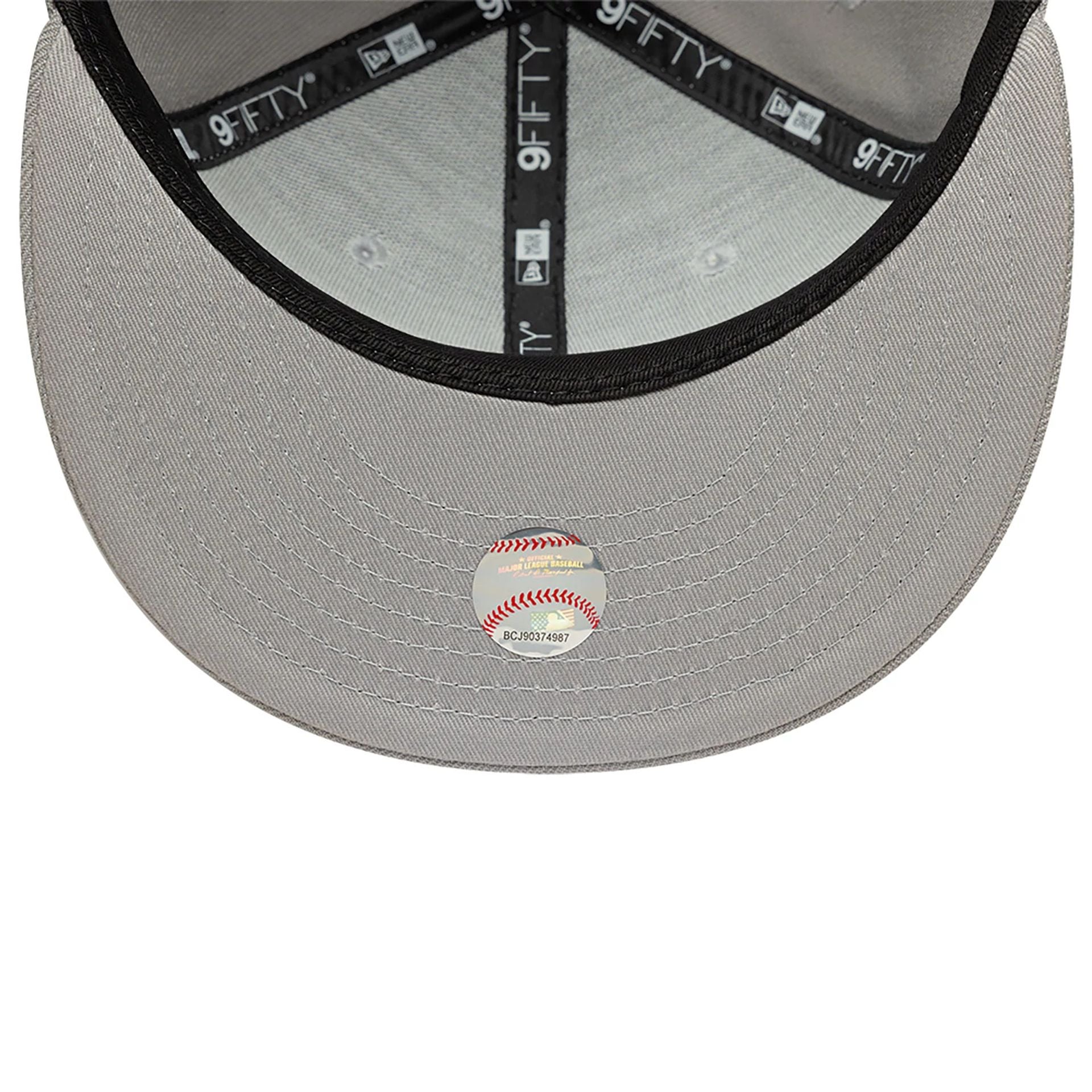 This is a LA Dodgers Grey 9FIFTY  Snapback Cap 7