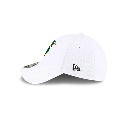 This is a Stinger LIV Golf White 9FORTY Stretch Snap Adjustable Cap 7